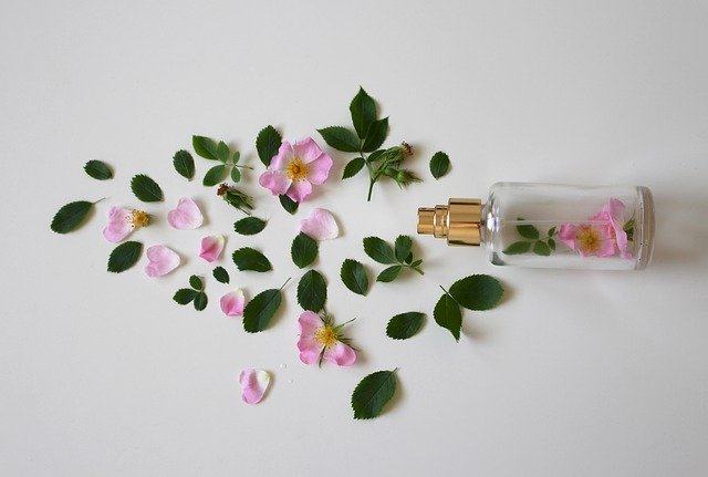 Jednoduché flakóny alternatívnych parfumov